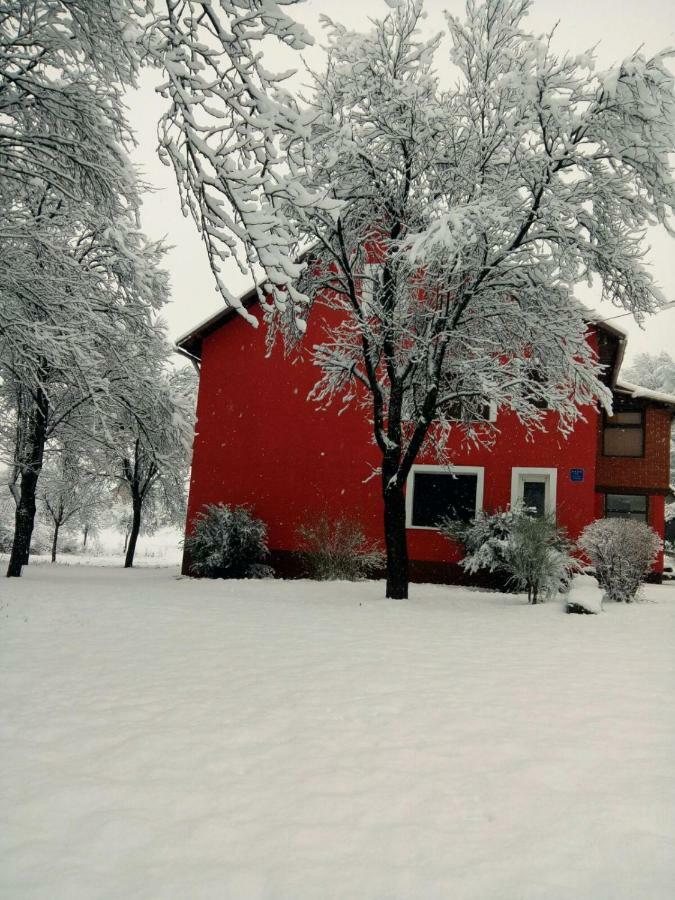 Holiday Home Modric Otočac Dış mekan fotoğraf